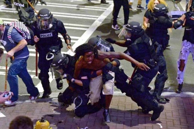 Charlotte declara el estado de emergencia tras dos noches de disturbios