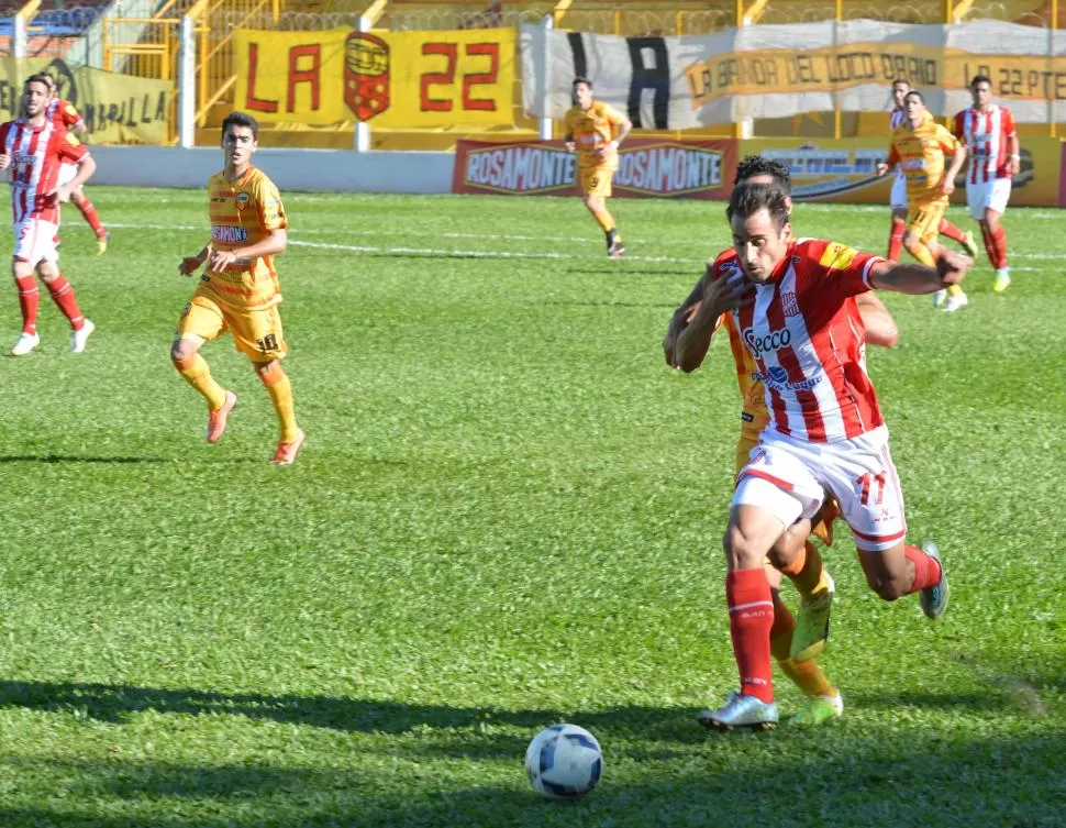 DE MÁS A MENOS. Bucci arrancó encendido, pero luego se apagó. No tuvo socios. foto de blas martínez (especial para la gaceta)