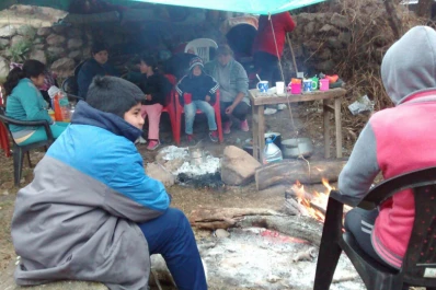 Tres familias de El Mollar denunciaron que los desalojaron de sus hogares