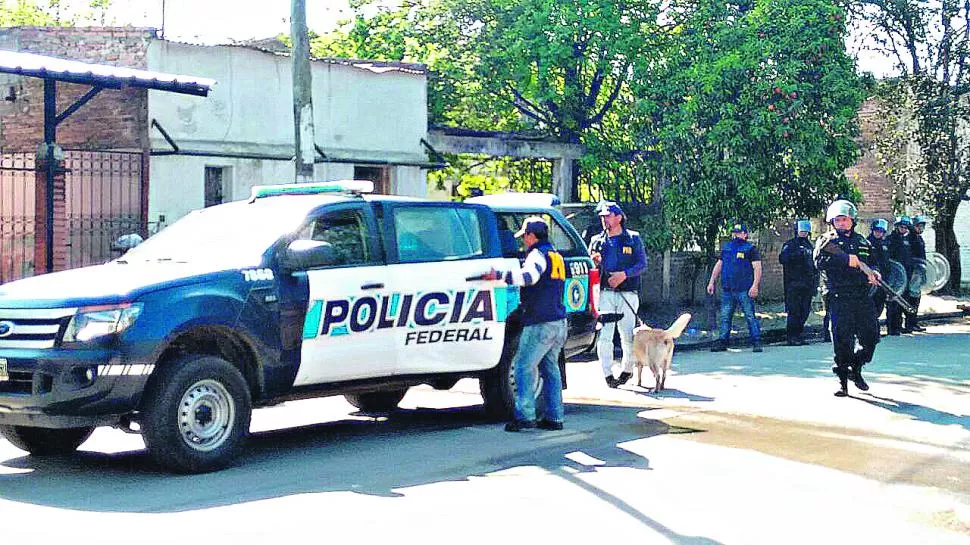 EN PLENO OPERATIVO. El 25 de agosto personal de Drogas Peligrosas encontró en la casa de “Castells” más de medio kilo de cocaína. foto de archivo