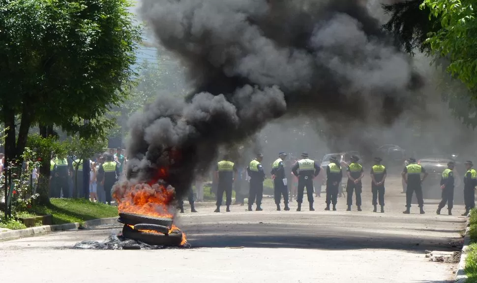 NOVIEMBRE. La Junta suspendió los comicios complementarios por nuevos disturbios en Sargento Moya. la gaceta / foto de osvaldo ripoll (archivo)