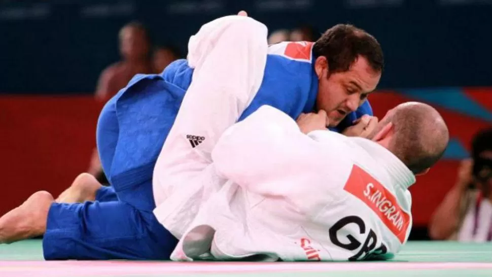 ERROR. Lencina -de yudogui oscuro- aclaró que no trató de mejorar su rendimiento deportivo. El yudoca es disminuido visual.