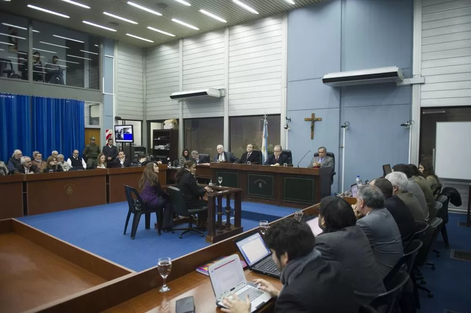 EN LA SALA PÚBLICA. Las audiencias. como todas las semanas, se celebran los jueves y viernes en el Tribunal de Crisóstomo y Chacabuco.  la gaceta / FOTO DE JORGE OLMOS SGROSSO (archivo)