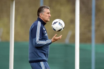 Ante los micrófonos “busca sangre”