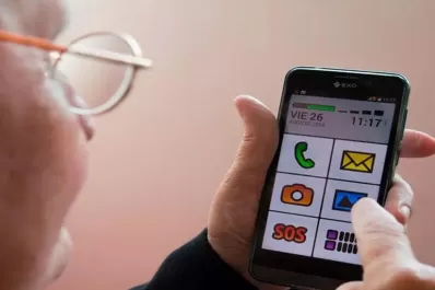 Lanzan un smartphone pensado para adultos mayores