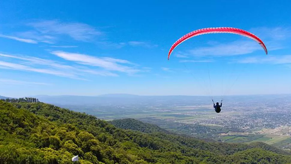 PARAPENTE. FOTO TOMADA DE MISIONESONLINE.NET