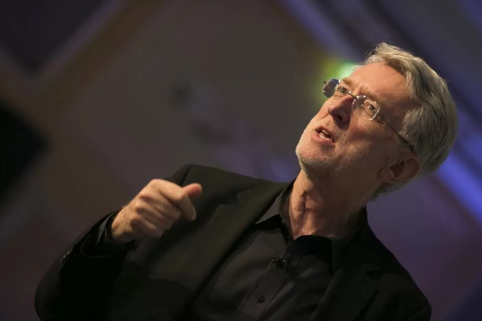 LA DEFINICIÓN. “El desarrollo de producto debe ser la habilidad clave en el negocio de los medios, habilidad que implica reconocer los servicios que necesita cada comunidad”, potula Jarvis. 