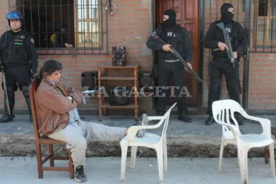 Megaoperativo en La Costanera: secuestran cocaína, $250.000 y hay ocho detenidos