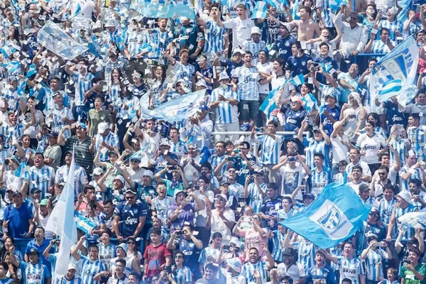 Los clubes y la AFA saludan al Decano, que está de festejos