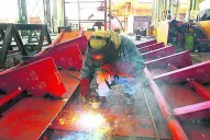 Datos del Indec: la industria cayó el 5,7% en agosto