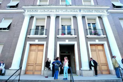 Cosechaba frutillas y fue abusada por un compañero de trabajo y su patrón