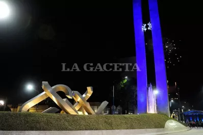 El Monumento al Bicentenario lucirá dorado esta noche: enterate por qué
