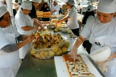 Los números de la torta gigante por el Día de la Ciudad