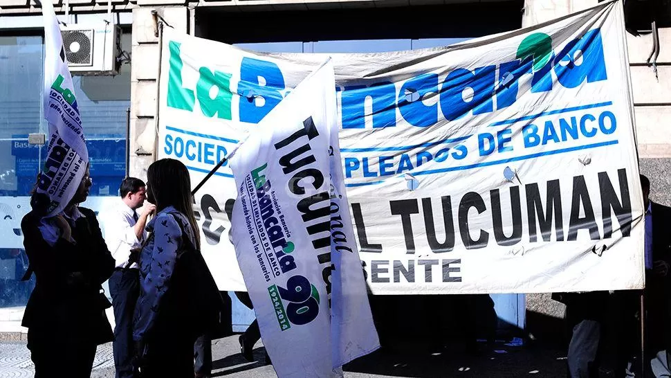 SIN ACTIVIDADES. No habrá bancos durante tres horas los días 5 y 6 de octubre. LA GACETA/FOTO DE ANALÍA JARAMILLO