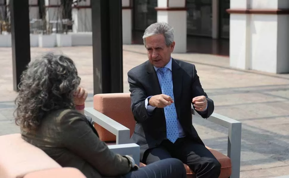 BOLETA ÚNICA Y CONCURSOS PÚBLICOS. Néstor Ibarra, ministro de Modernización, conversa con LA GACETA. la gaceta / fotos de antonio ferroni