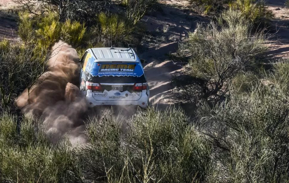 PARA VER DE CERCA. La Toyota SW4 de Neme-Bollero se podrá ver hoy en acción en el circuito Los Peraltes. PRENSA NEME RACING TEAM 