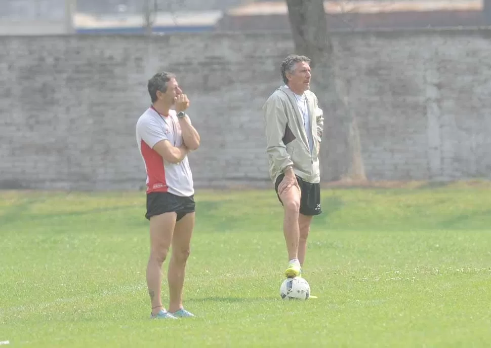 TRANQUILIDAD. Mariano Pasini y Diego Cagna esperan noticias firmes sobre cuándo se reanudará la competencia oficial. la gaceta / foto de FRANCO VERA