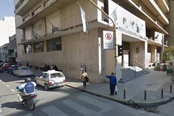 Pelea violenta entre un taxista, agentes del Sutrappa y policías