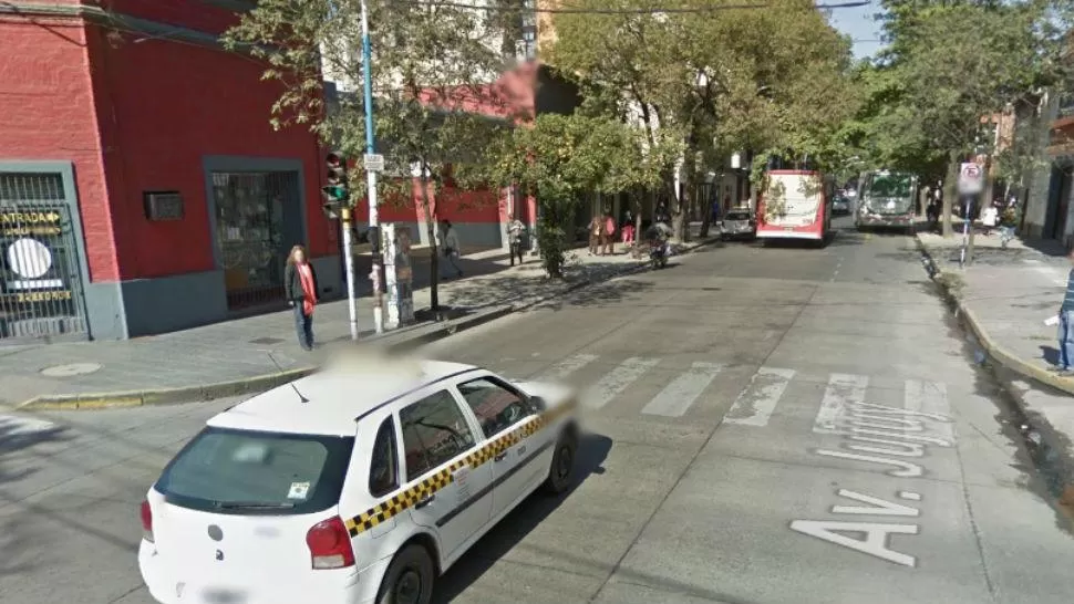 En un intento de asalto, redujo al ladrón y lo entregó a la Policía