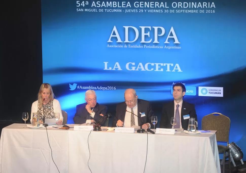 ACTO DE APERTURA. Ramona Maciel, Miguel Gaita, Guillermo Ignacio y Daniel Dessein estuvieron en la mesa de autoridades durante el informe anual.  la gaceta / foto de antonio ferroni