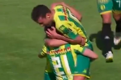 Un doblete de Penco le dio el triunfo a Aldosivi sobre Talleres