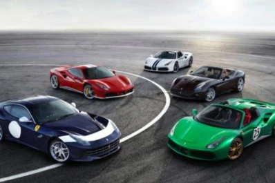 Fangio estuvo presente en los 70 años de Ferrari