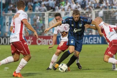 Atlético no pudo con Huracán y sumó su tercera derrota consecutiva