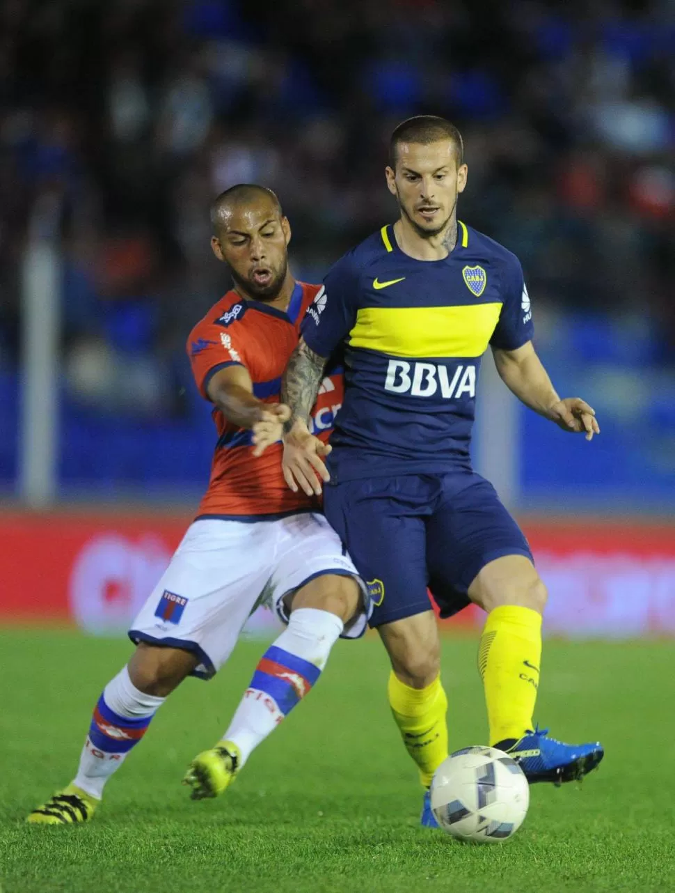 ESTA VEZ NO FUE EFECTIVO. Aunque Benedetto no tuvo la contundencia del domingo pasado, fue importante para el equipo. telam