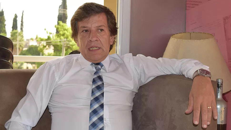 DOLOR. La familia de Roldán, mientras esperaba que llegara el cuerpo. 