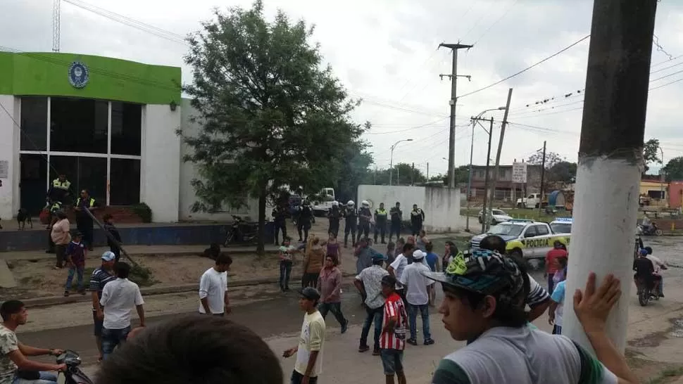 El joven que fue entregado por los vecinos no sería el autor del crimen