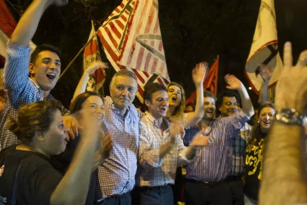 Interna caliente en la UCR: Cano dio por ganador a Herrera; García lo impugnó