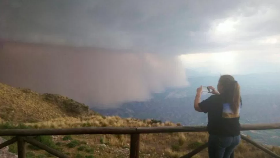 Tucumán elude la tormenta y hasta ahora solo hubo caída de árboles