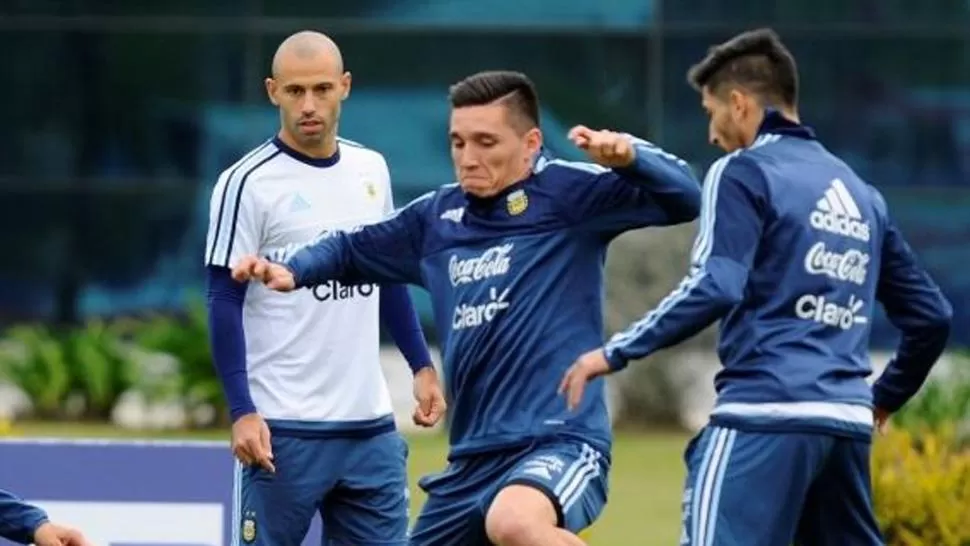 LA DUPLA DEL MEDIO. Kranevitter jugará junto a Mascherano. (FOTO TOMADA DE TWITTER)