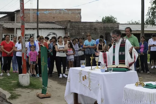 El padre Viroche había denunciado que en la comuna de La Florida perseguían a los trabajadores