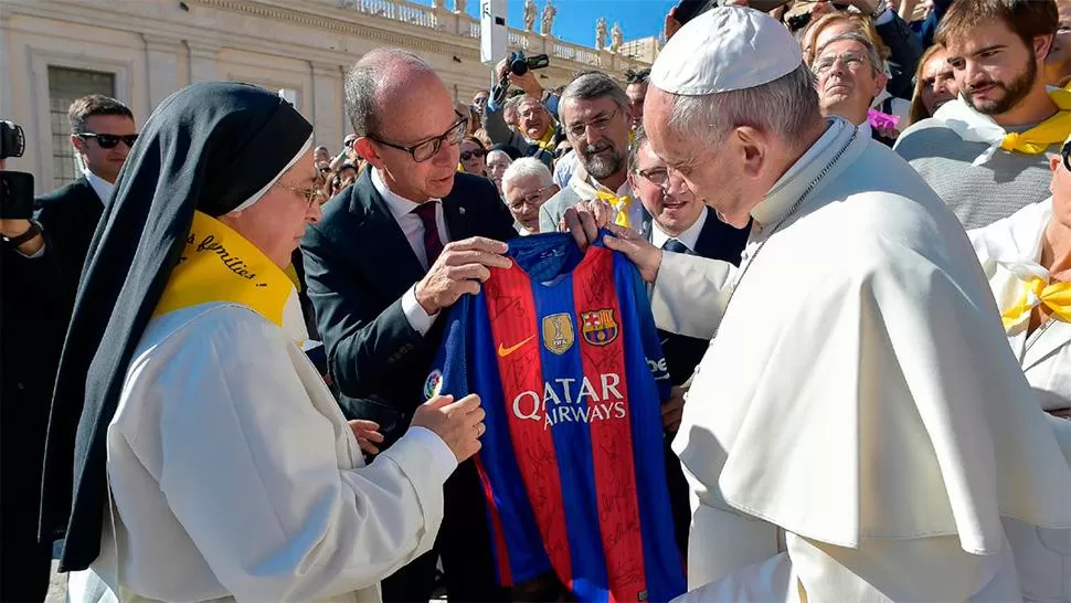 La monja tucumana Lucía Caram estuvo con el papa Francisco