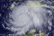 El huracán Matthew se acerca a Florida, donde recuperará fuerzas