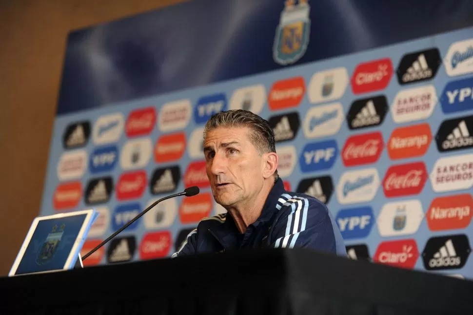 RESPETO. Bauza aprecia a Gareca en lo futbolístico y también en el aspecto humano. El “Tigre” piensa lo mismo de su colega. telam 