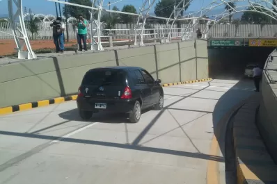 Se rompió el cinturón de acero: los autos ya circulan por el túnel de la Córdoba