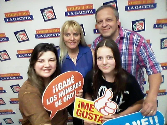 SELFIE. Giselle y la familia González compartieron un momento especial.  