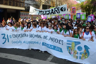 Miles de mujeres pidieron por el aborto legal en Rosario