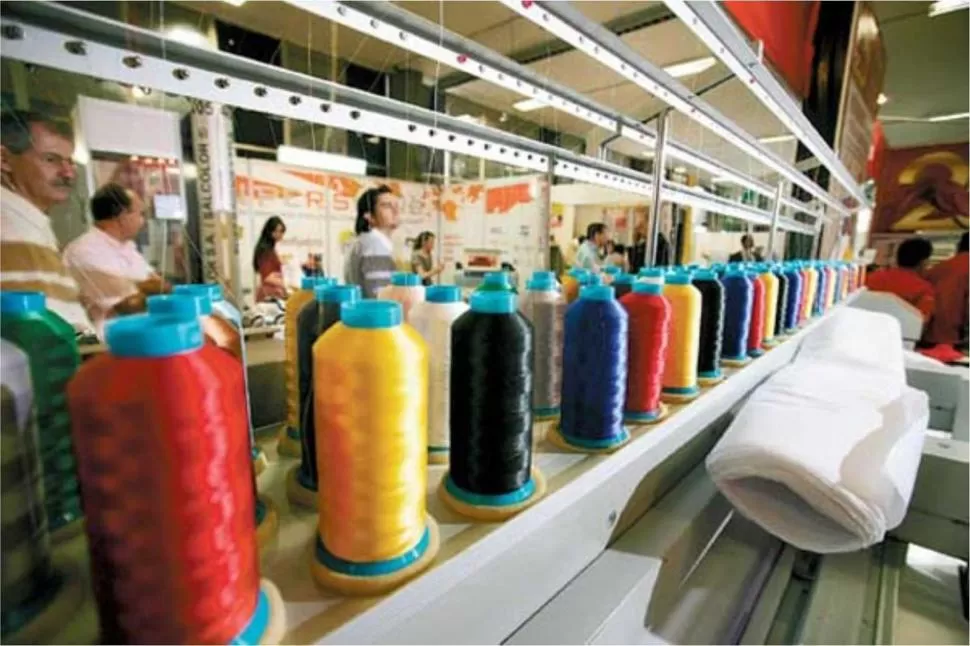 CAMBIOS. La industria, entre ellas la textil, pide urgentes cambios impositivos. foto de archivo