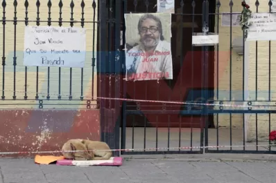 Un perro espera desde hace seis días al cura Viroche