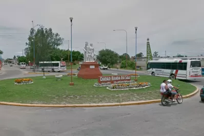 Un hombre fue rociado con alcohol y quemado por su pareja