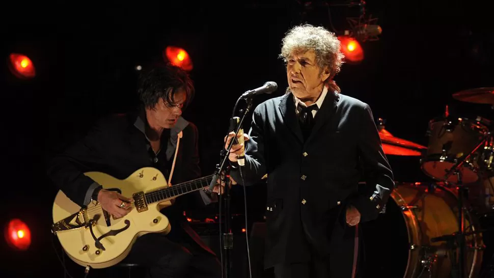 BOB DYLAN. El cantante de 75 años ganó el premio Nobel de Literatura por sus aportes a la cultura. FOTO TOMADA DE LAVANGUARDIA.COM