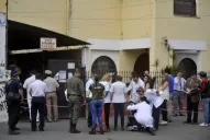 Secuestraron cartas personales y fotografías en la casa donde vivía el padre Juan