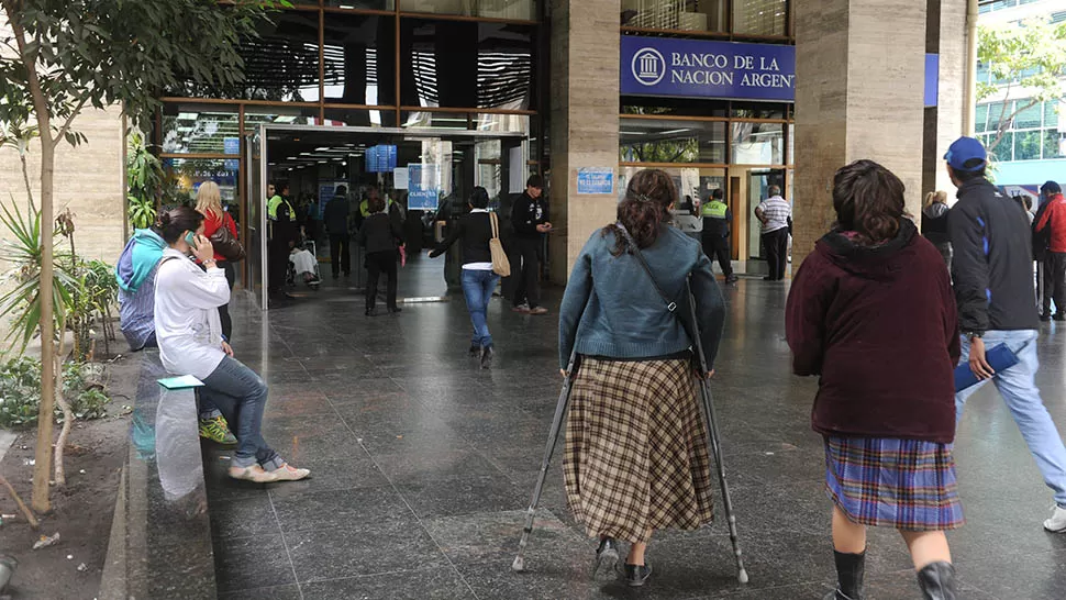 SERVICIOS. En las entidades financieras se suspenderá la atención por las asambleas de trabajadores. ARCHIVO.