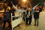 Los hinchas de Atlético acamparon 12 horas antes de que comience la venta de entradas