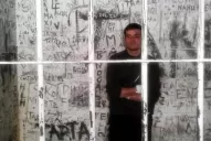 Un niño de nueve años se escondió en el baúl del auto para escapar de la masacre