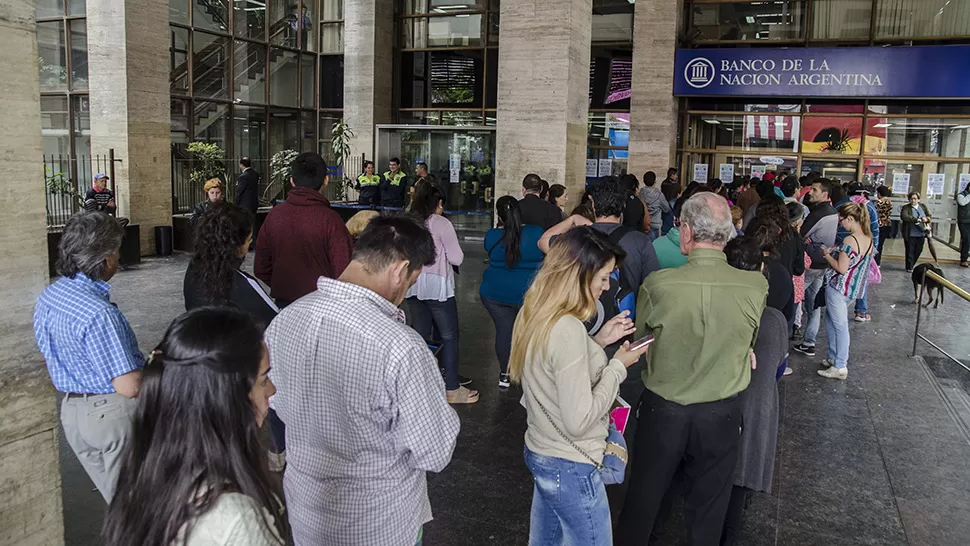 SIN SERVICIOS. La Asociación Bancaria nacional anunció un paro de actividades. ARCHIVO. 