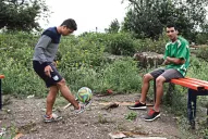 Con el deporte, gambetean a la droga en la pobreza de el Sifón